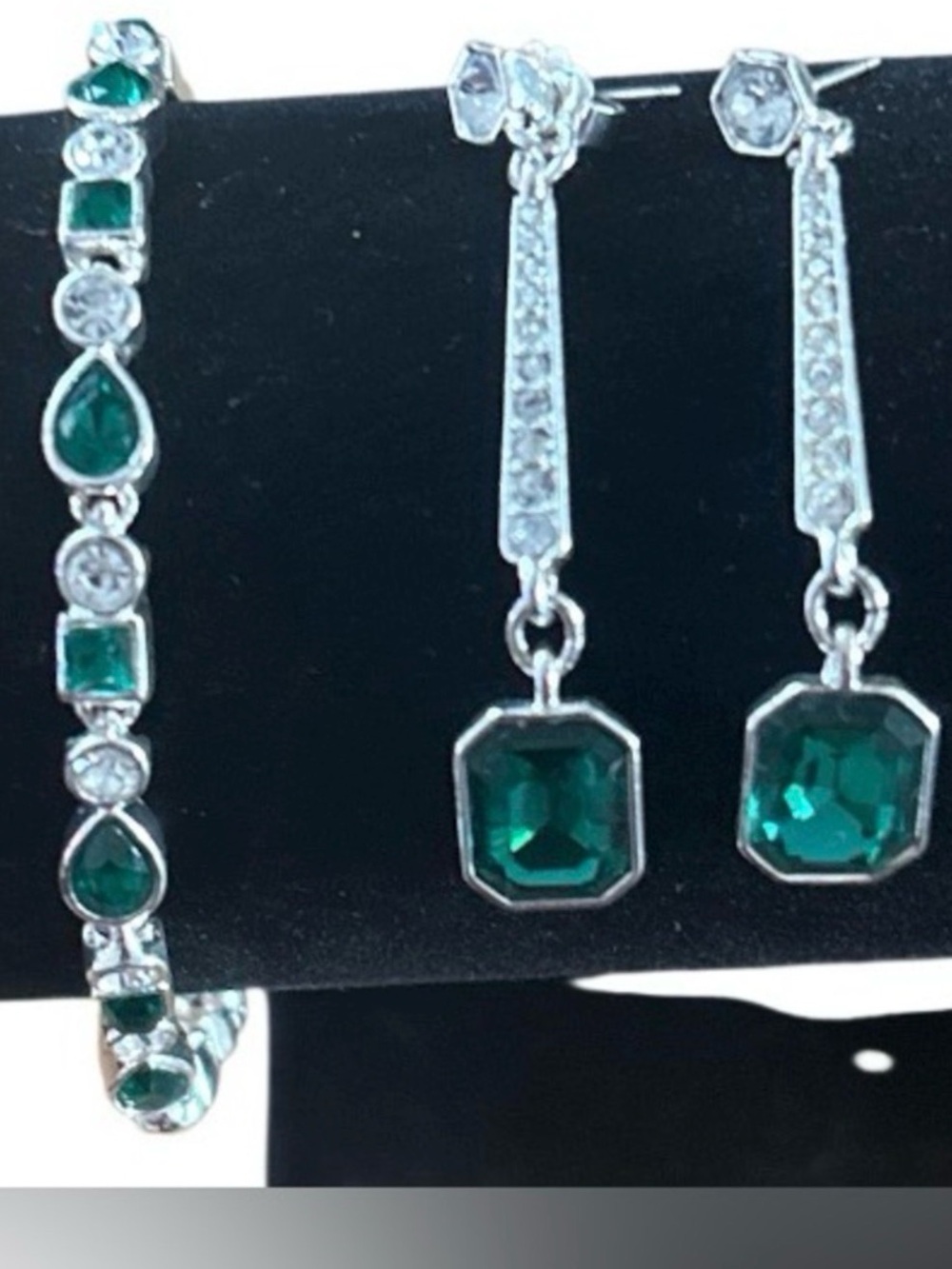 Vintage NRO Emerald Green Faux Crystal Tear Drop
Set Tennis Bracelet/Earrings
